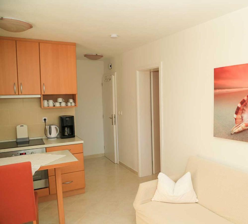 Adrian-Apartments-51511-Malinska-Otok-Krk Primorska 21 Bagian luar foto
