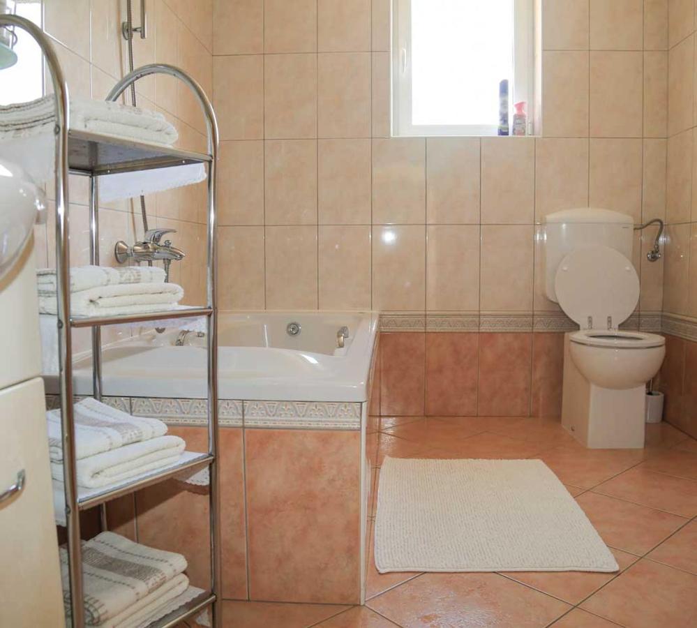 Adrian-Apartments-51511-Malinska-Otok-Krk Primorska 21 Bagian luar foto